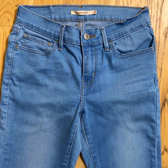 Women’s Levi’s - Picture 2 of 7